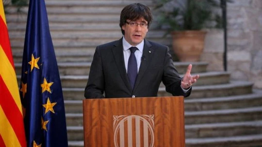 Chính phủ Tây Ban Nha ngày 28-10 nói rằng họ hoan nghênh thủ hiến bị sa thải Catalonia Carles Puigdemont trong cuộc bầu cử mới dự kiến được tổ chức vào tháng 12 tới. Ảnh: REUTERS