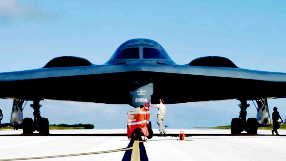 Máy bay tàng hình B-2 Spirit của Mỹ vừa triển khai đến đảo Guam