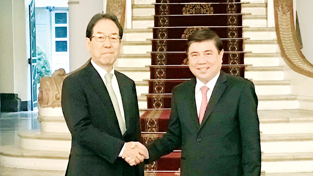 Chủ tịch UBND TPHCM Nguyễn Thành Phong tiếp ông Keiji Kimura, Chủ tịch J-CODE 
