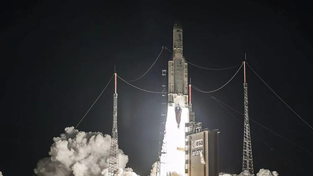 Ariane 5 thực hiện vụ phóng thứ 100 