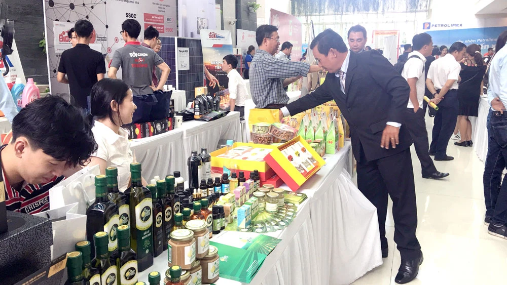 Nhiều sản phẩm Việt phục vụ nhu cầu tiêu dùng của người dân Hậu Giang