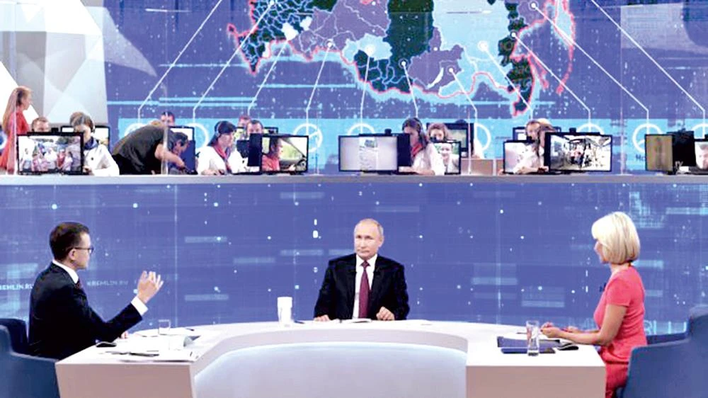 Tổng thống Nga V.Putin trong cuộc giao lưu trực tuyến
