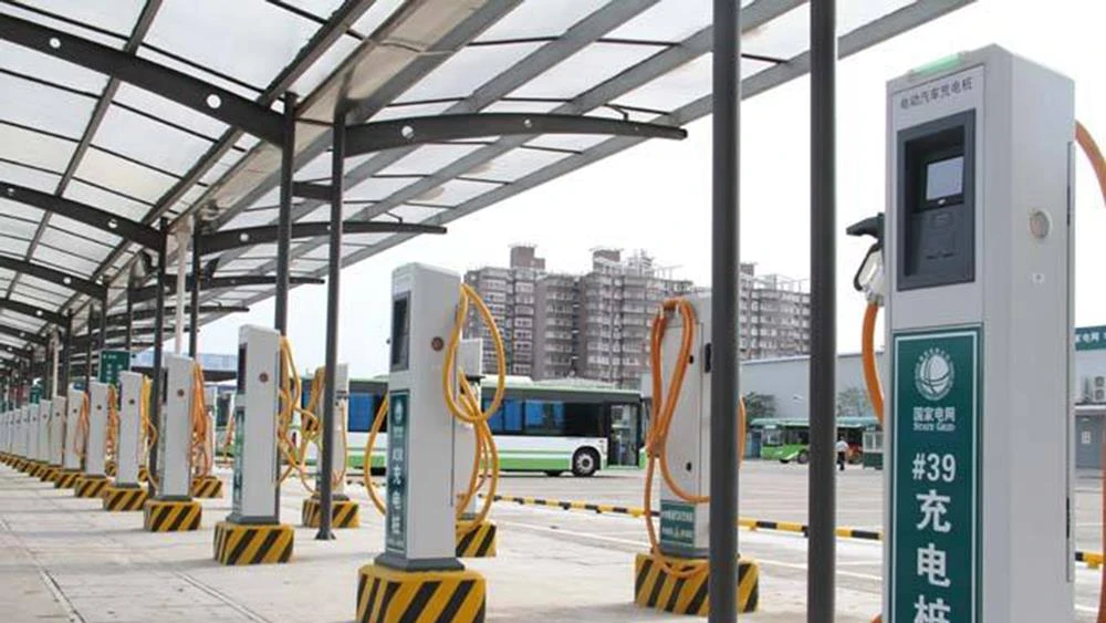 Trung Quốc dựng hơn 1 triệu cột sạc điện cho ô tô