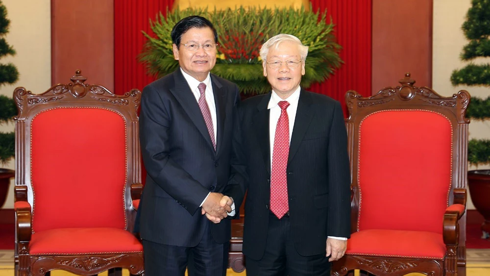 Tổng Bí thư, Chủ tịch nước Nguyễn Phú Trọng tiếp Thủ tướng Lào Thongloun Sisoulith. Ảnh: TTXVN