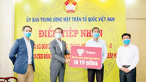 Heineken Việt Nam ủng hộ 10 tỷ đồng cho công tác phòng chống dịch Covid-19