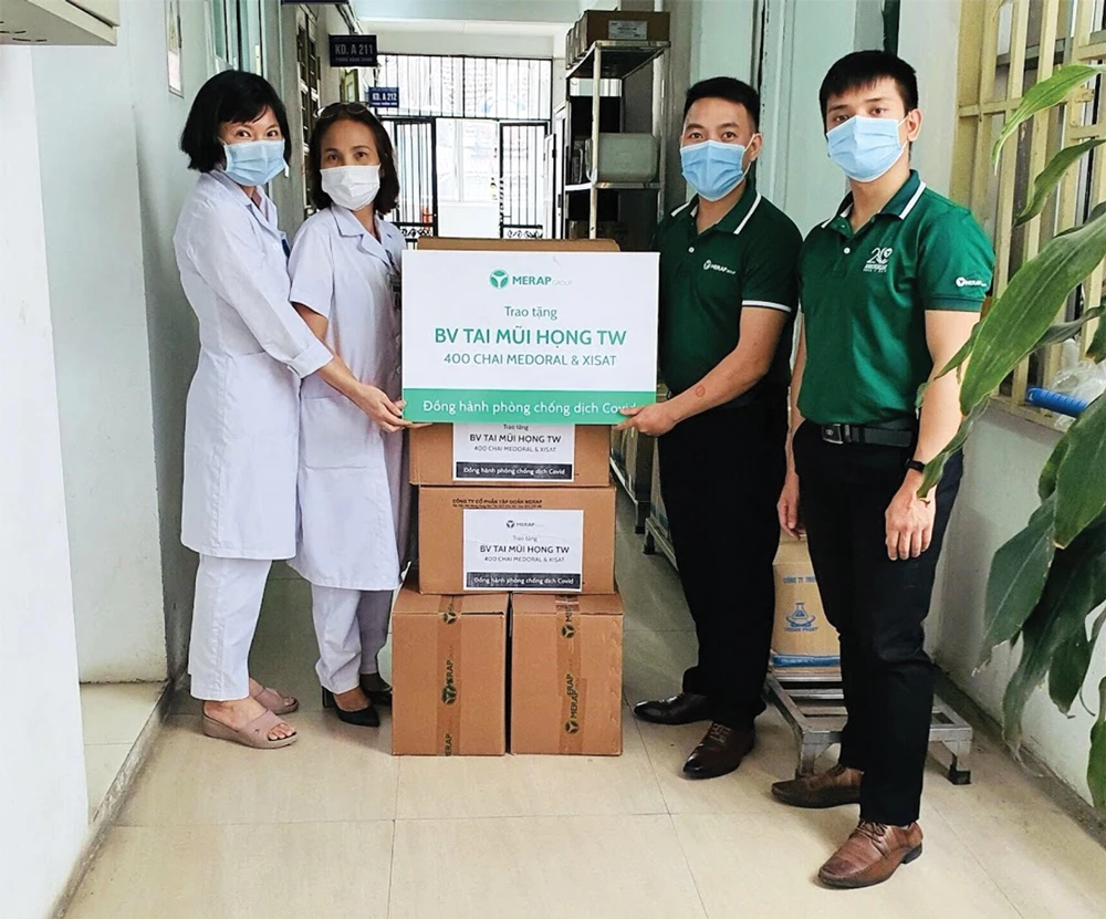 Bệnh viện Tai Mũi Họng Trung ương tiếp nhận Medoral và Xisat