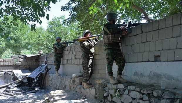 Lực lượng an ninh Afghanistan trong chiến dịch truy quét phiến quân Taliban. Ảnh: TTXVN
