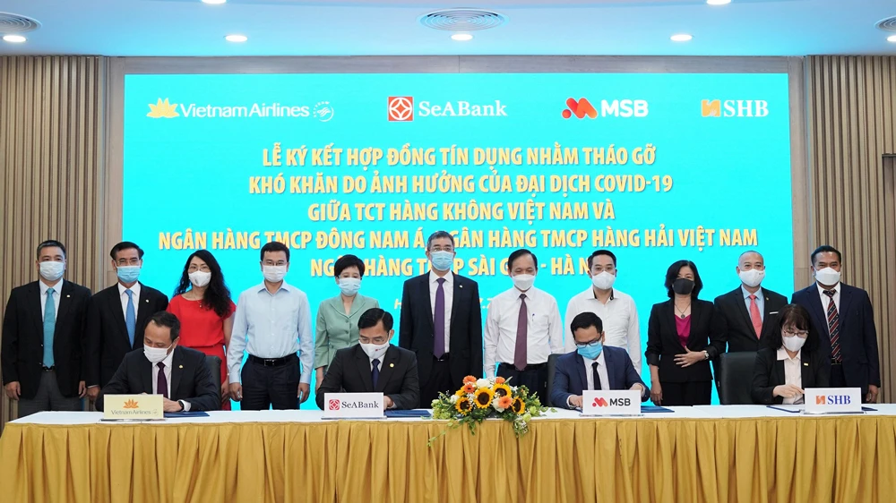 Vietnam Airlines ký kết hợp đồng tín dụng với SeABank, MSB và SHB với tổng số tiền 4.000 tỷ đồng. Ảnh: VGP