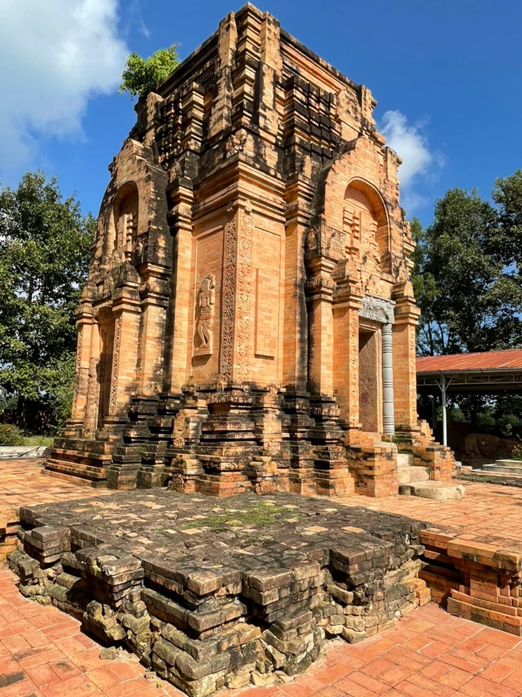 Tháp cổ Chót Mạt (Tây Ninh) còn giữ nhiều nét hoang sơ, cổ kính