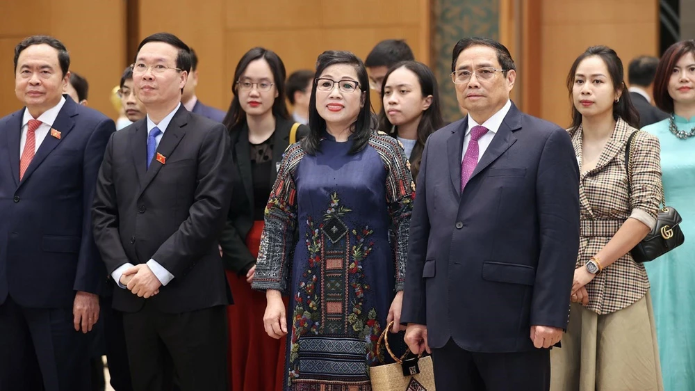Thủ tướng Phạm Minh Chính và Thường trực Ban Bí thư Võ Văn Thưởng tại tiệc chiêu đãi. Ảnh: TTXVN