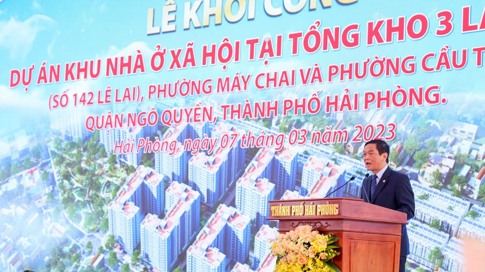 Ông Lê Viết Hải - Chủ tịch HĐQT Tập đoàn Xây dựng Hòa Bình phát biểu tại Lễ khởi công