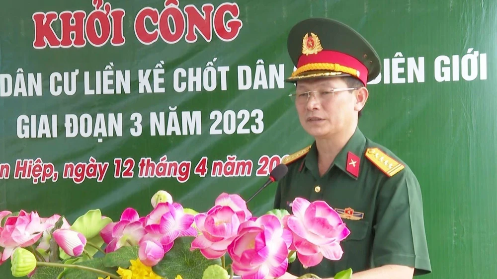 Đại tá Nguyễn Minh Tấn phát biểu tại buổi lễ