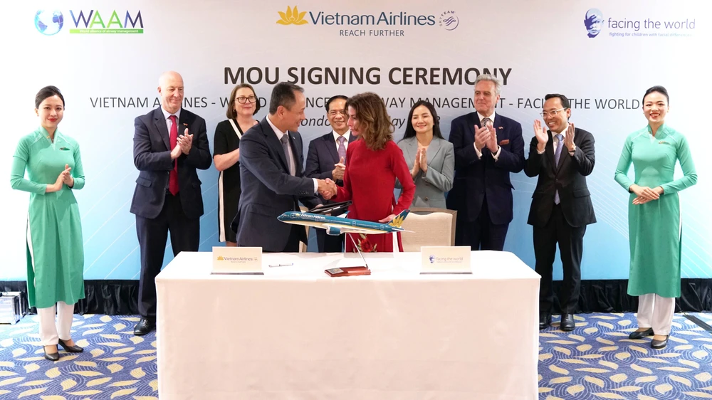 Vietnam Airlines đã ký kết hợp tác với tổ chức thiện nguyện Facing The World và Liên minh thế giới về quản lý đường thở trong lĩnh vực đào tạo y tế, chăm sóc sức khỏe cộng đồng