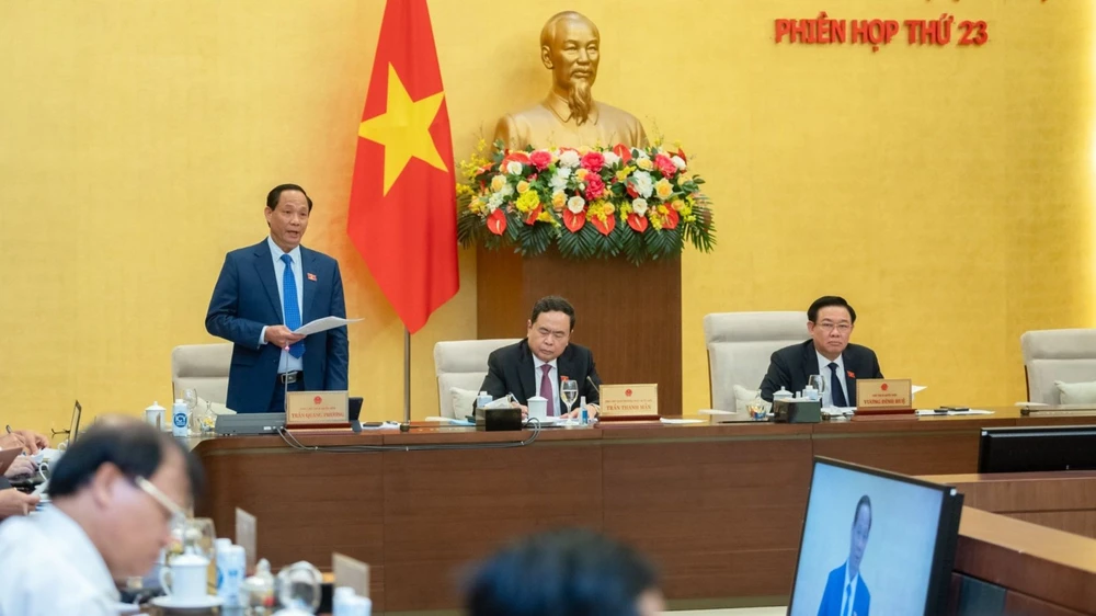 Phó Chủ tịch Quốc hội Trần Quang Phương phát biểu tại phiên họp