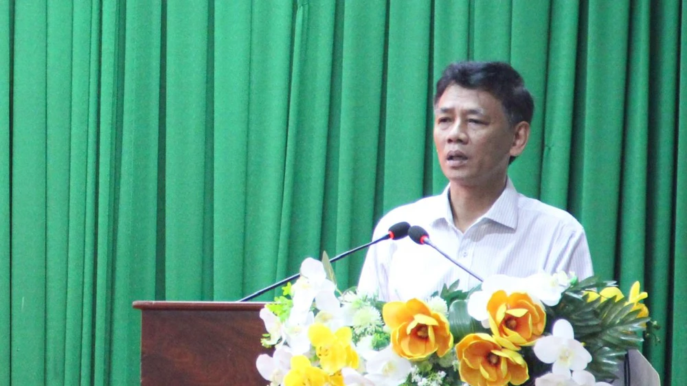 Đồng chí Lâm Văn Mẫn, Bí thư Tỉnh ủy, Trưởng Đoàn ĐBQH tỉnh Sóc Trăng phát biểu tại buổi làm việc
