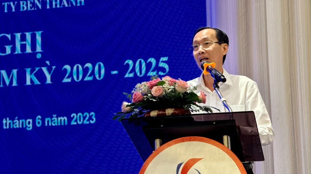 Đồng chí Lê Thanh Liêm phát biểu tại hội nghị. Ảnh: CHÍ THẠCH