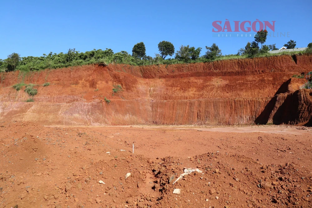 Một khu vực đất bị san gạt tại TP Bảo Lộc. Ảnh: ĐOÀN KIÊN
