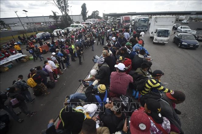 Người di cư Trung Mỹ tại khu vực La Piedad, bang Michoacan, Mexico, trong hành trình tới Mỹ ngày 12-11-2018. Ảnh tư liệu: AFP/TTXVN