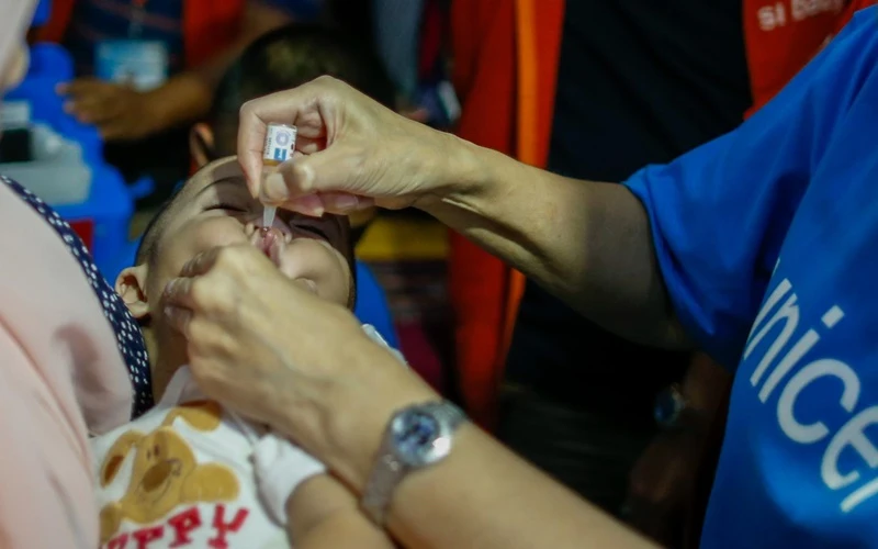 Chiến dịch vaccine ngừa bại liệt tại Philippines, tháng 10-2019. Ảnh: UNICEF