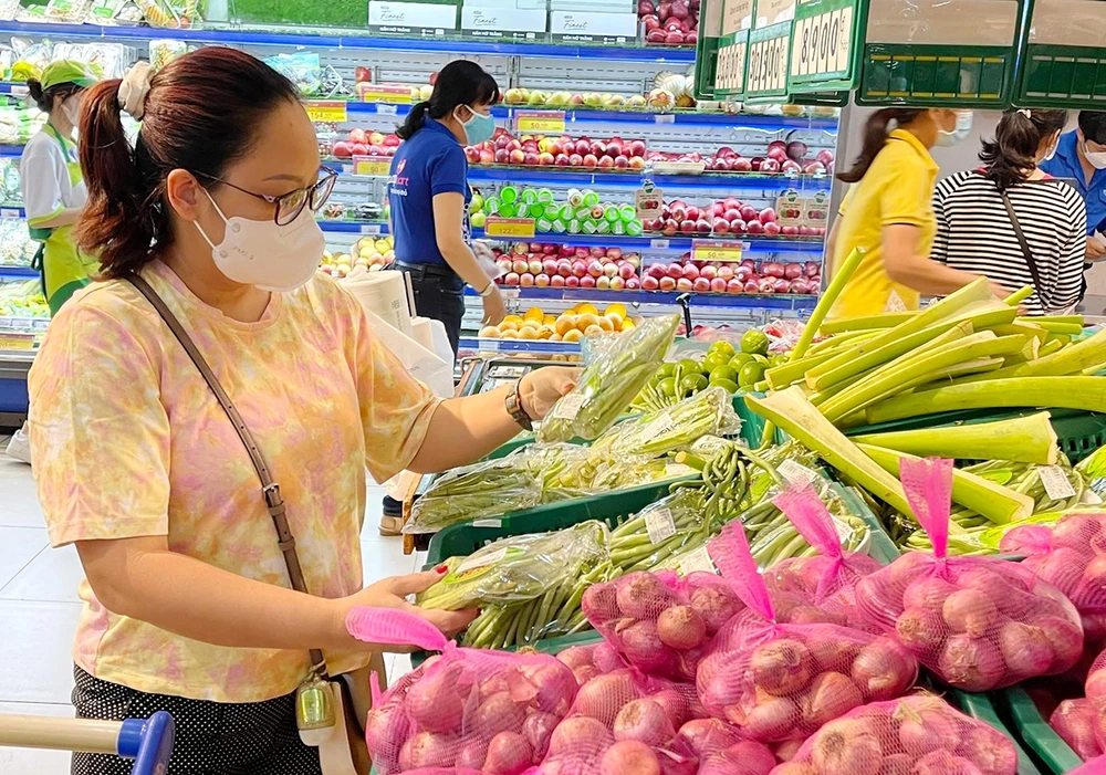 Người tiêu dùng cần chọn mua thực phẩm ở các điểm bán uy tín