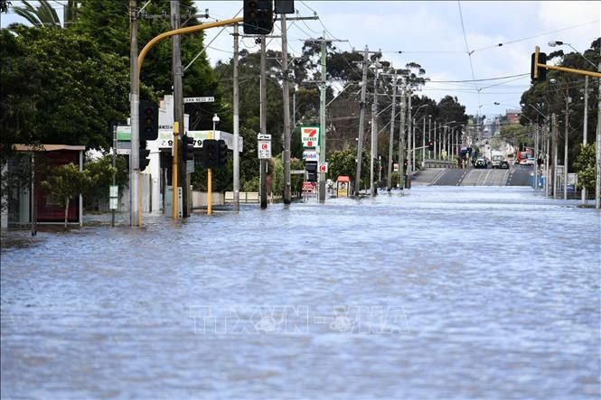 Cảnh ngập lụt sau những trận mưa lớn tại Victoria, Australia, ngày 14-10-2022. Ảnh: THX/TTXVN