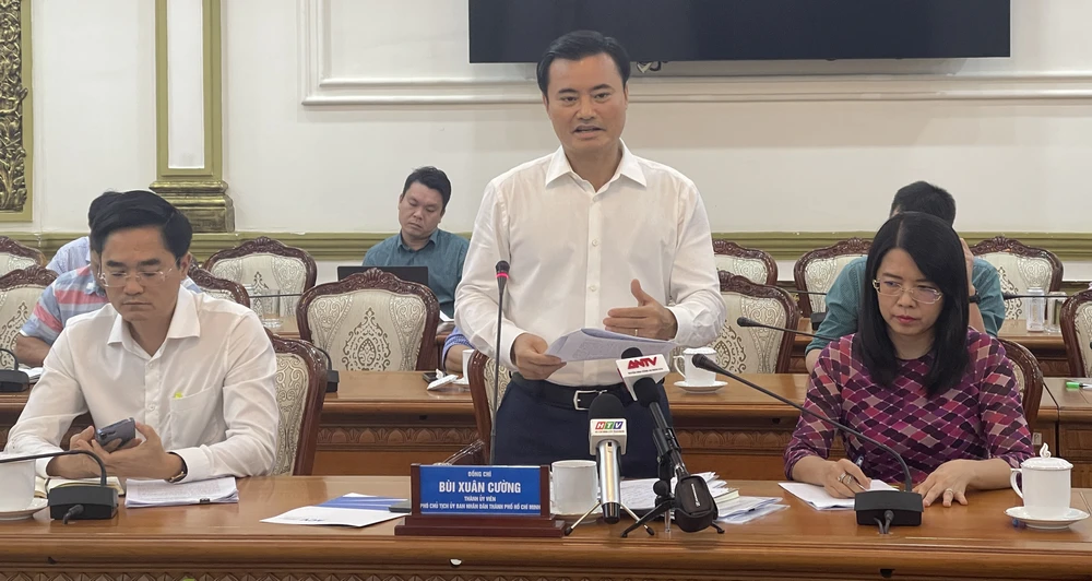 Phó Chủ tịch UBND TPHCM Bùi Xuân Cường phát biểu tại buổi làm việc