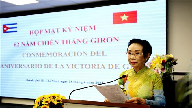 Bà Trương Thị Hiền, Chủ tịch Hội Hữu nghị Việt Nam - Cuba TPHCM, phát biểu tại buổi lễ. Ảnh: TTXVN