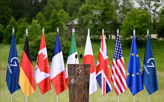 Cờ của các nước G7 và Liên minh châu Âu tại Hội nghị thượng đỉnh G7 ở Elmau Castle, Đức, ngày 28-6-2022. Ảnh minh họa: AFP/TTXVN