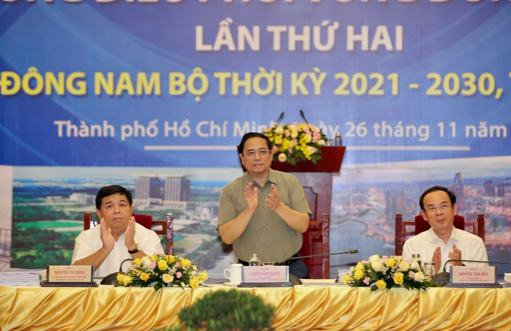 Thủ tướng Phạm Minh Chính chủ trì hội nghị, chiều 26-11. Ảnh: DŨNG PHƯƠNG 