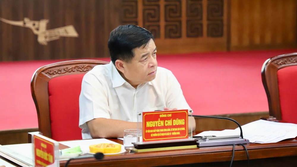 Bộ trưởng Nguyễn Chí Dũng dẫn đầu đoàn công tác của Bộ KH-ĐT làm việc với tỉnh Điện Biên 