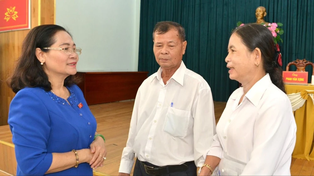 Chủ tịch HĐND TPHCM Nguyễn Thị Lệ gặp gỡ cử tri huyện Củ Chi. Ảnh: CAO THĂNG
