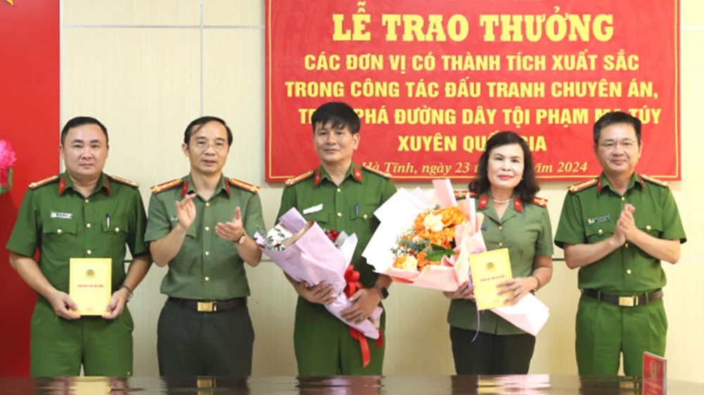 Phá chuyên án ma túy &quot;khủng&quot; xuyên quốc gia, thu giữ 209kg ma túy các loại - Ảnh 6.