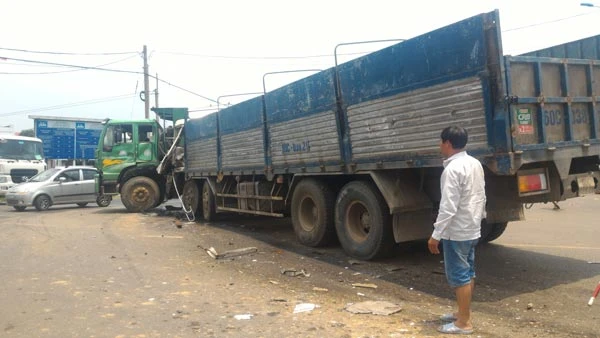 Vụ tai nạn giao thông liên hoàn trên trên QL 1A đoạn qua huyện Thống Nhất (tỉnh Đồng Nai) ngày 14-4-2017