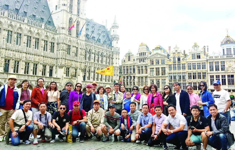 Đoàn khách TST tourist tại châu Âu