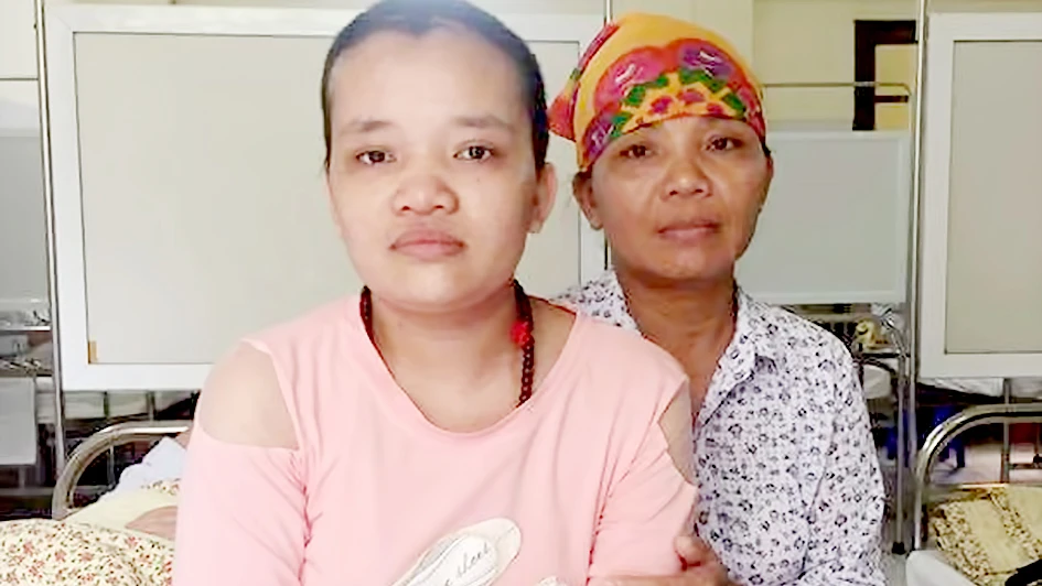 Chị Thúy và mẹ ở Bệnh viện Bạch Mai