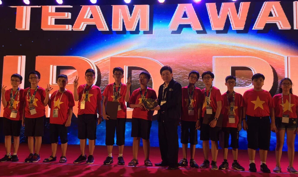 Đoàn Việt Nam tham dự Cuộc thi Olympiad Toán học Thế giới 2017