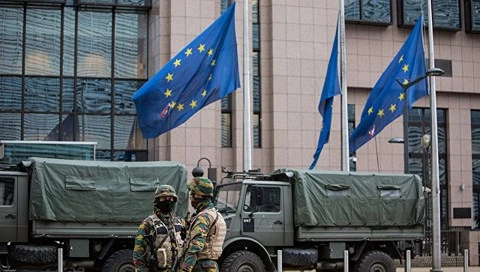 2/3 châu Âu phản đối thành lập quân đội chung