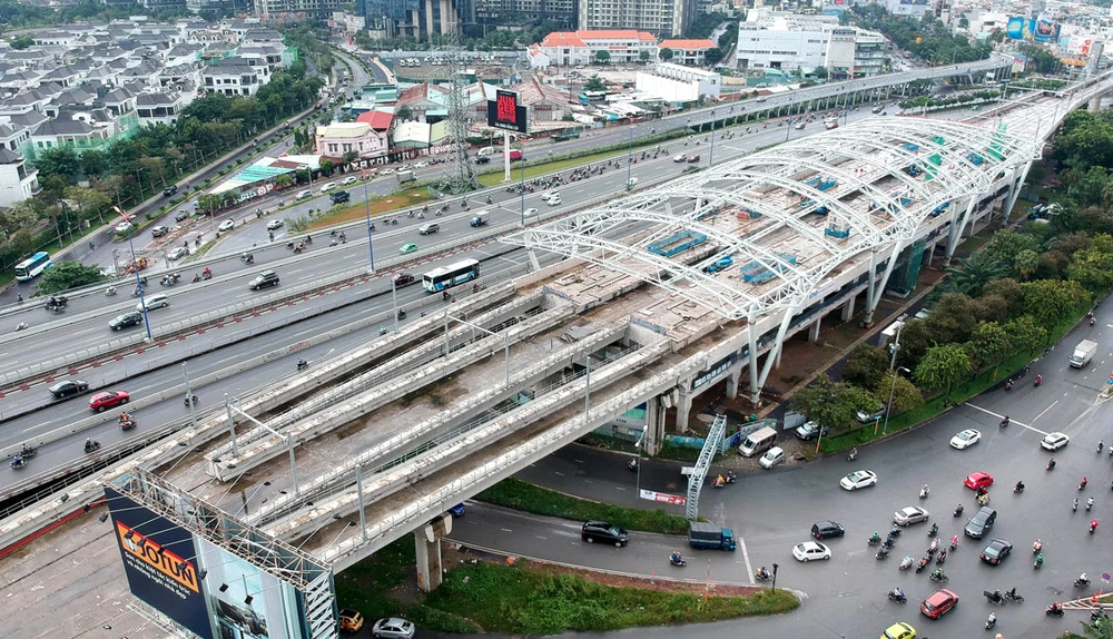 Metro Bến Thành - Suối Tiên đoạn qua đường Điện Biên Phủ. Ảnh: Cao Thăng