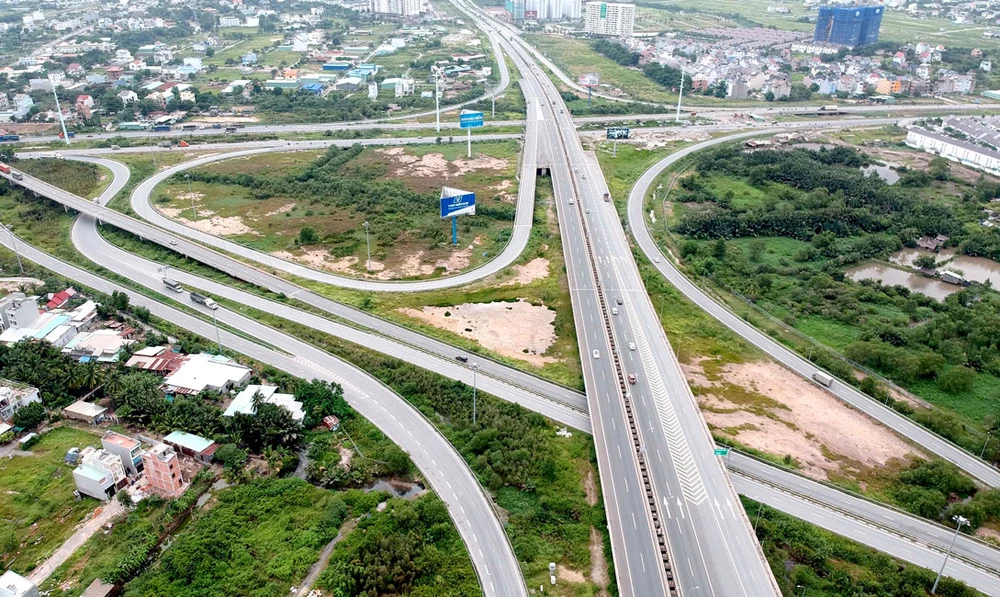 Hệ thống giao thông liên hoàn kết nối cao tốc TPHCM - Long Thành - Dầu Giây vào đường Vành đai 2 - Mai Chí Thọ Ảnh: CAO THĂNG