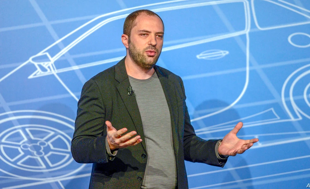 CEO Jan Koum- Cha đẻ ứng dụng 2 tỷ người dùng