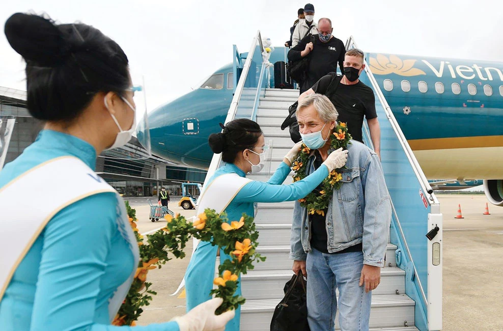 First international tourists arrive in Vietnam under a pilot program to welcome international travellers.