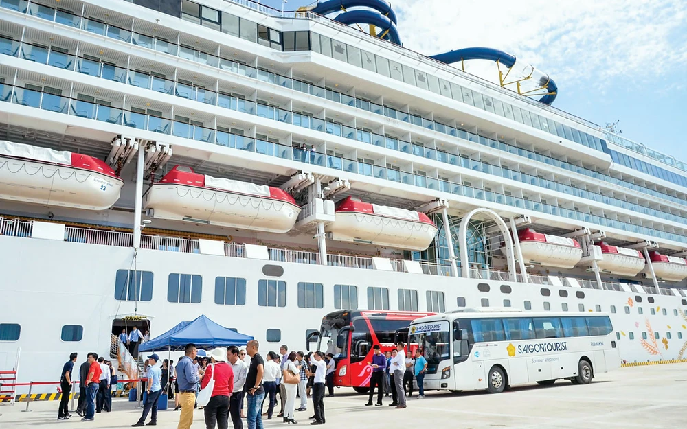 Saigontourist với thế mạnh đón khách du lịch quốc tế bằng tàu biển.
