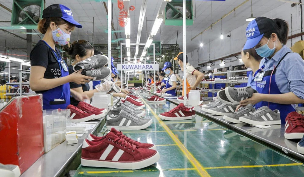 Thời kỳ hoàng kim đi qua, giày Thượng Đình đang phải "chật vật" tìm lại chỗ đứng trước sức cạnh tranh quyết liệt của thị trường giày dép tại Việt Nam.