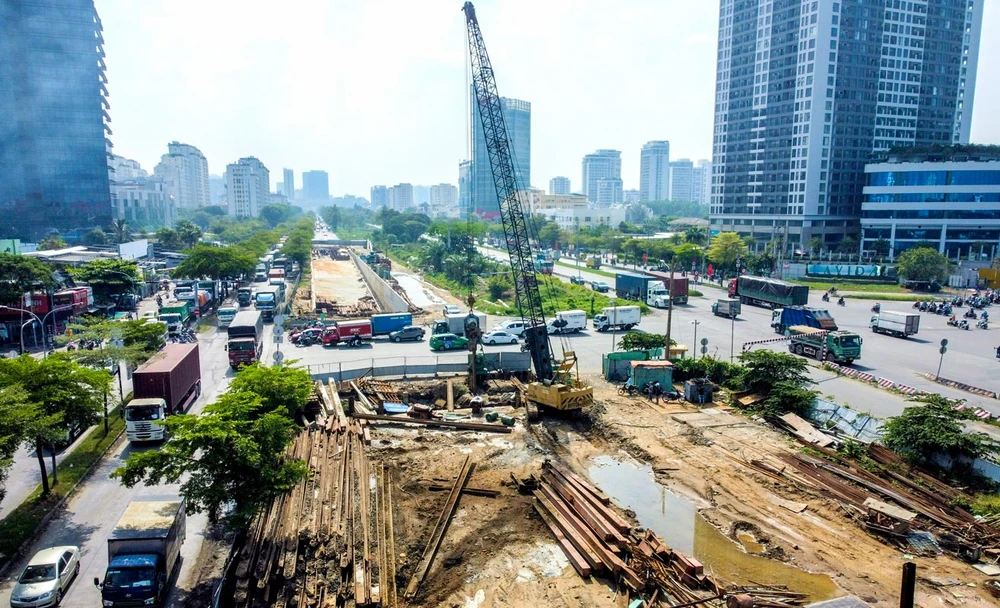 Đầu tư công giải ngân chậm là một trong những nguyên nhân của "sợ làm sẽ sai". Trong ảnh: Dự án hầm chui nút giao thông Nguyễn Văn Linh - Nguyễn Hữu Thọ (TPHCM) đến tháng 7-2022 mới giải ngân được 4,6%. 