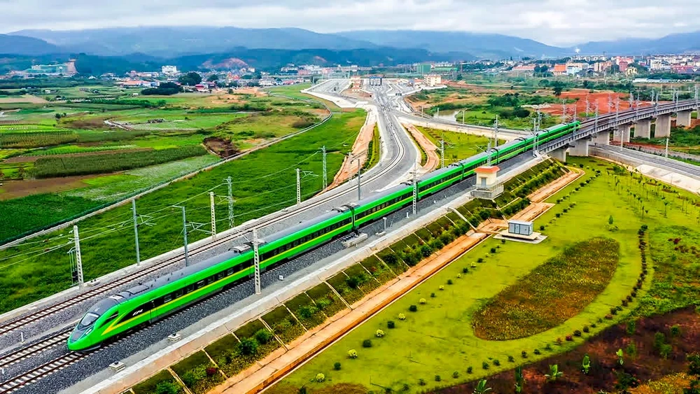 Từ đường sắt cao tốc Lào - Trung, nhìn lại tuyến đường sắt Bắc - Nam 