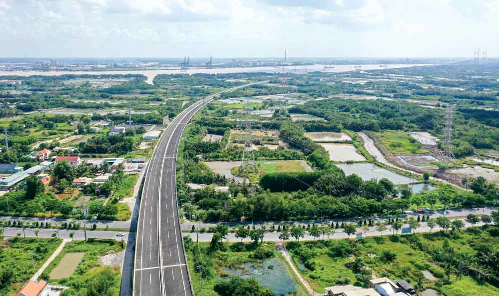 Cao tốc Bến Lức - Long Thành sẽ trở thành mạng lưới kết nối huyện Cần Giờ với các khu vực lân cận. Ảnh: HẢi QUỲNH