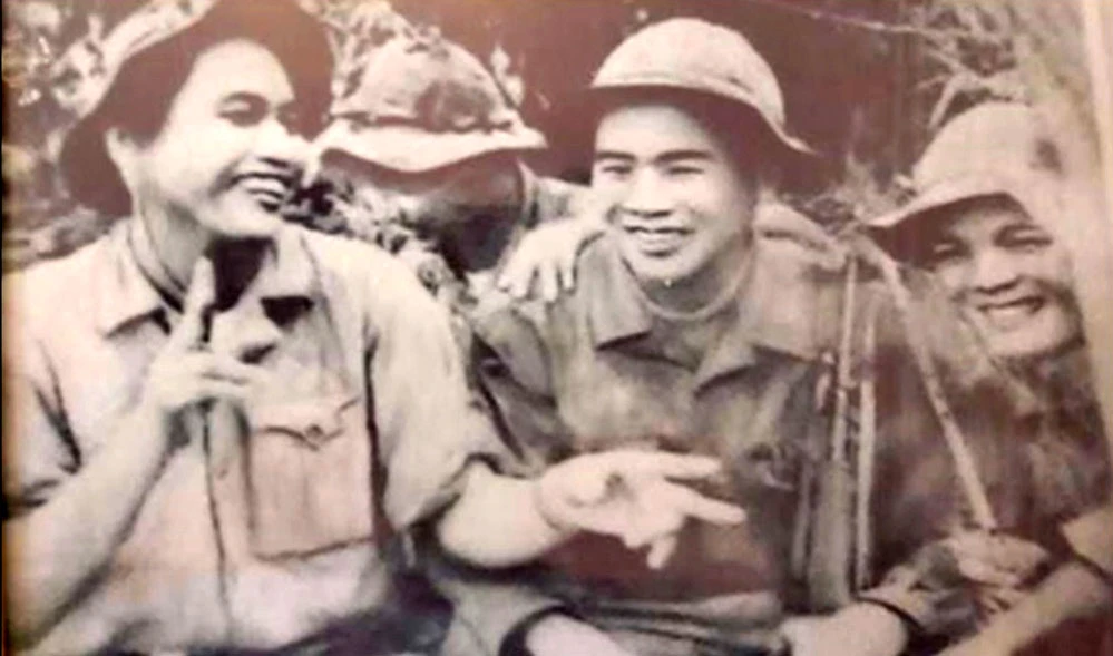 Tiểu đoàn trưởng Nguyễn Huy Hiệu ở chiến trường Quảng Trị năm 1972.