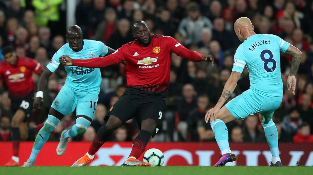 Newcastle - Manchester United: Benitez thử tài Solskjaer (Cập nhật lúc 22g)