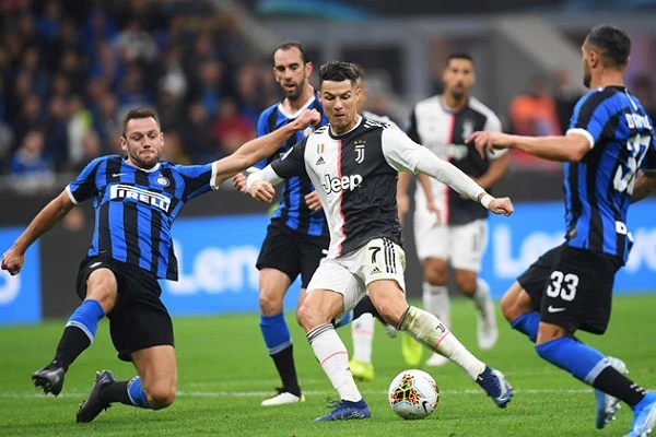 Ronaldo tiếp tục gánh vác trọng trách ghi bàn