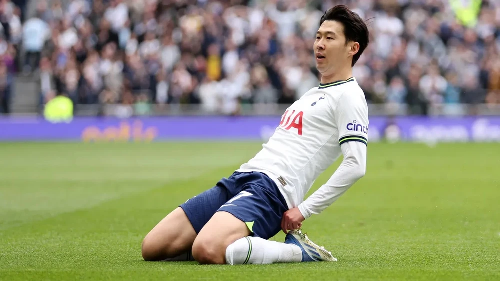 Son Heung-min ghi bàn thắng tuyệt đẹp, chạm cột mốc 100 bàn ở Premier League